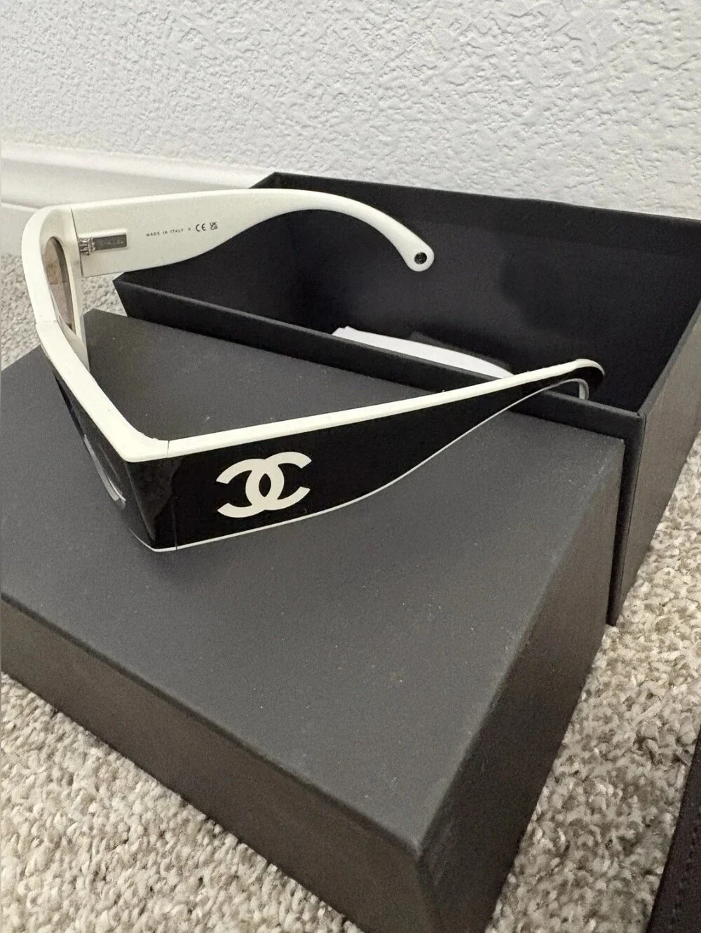 CHANEL Black Cat-Eye Sunglasses with Brown Lenses